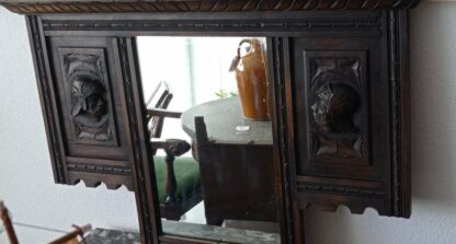 Espejo con retablo en madera tallada 2